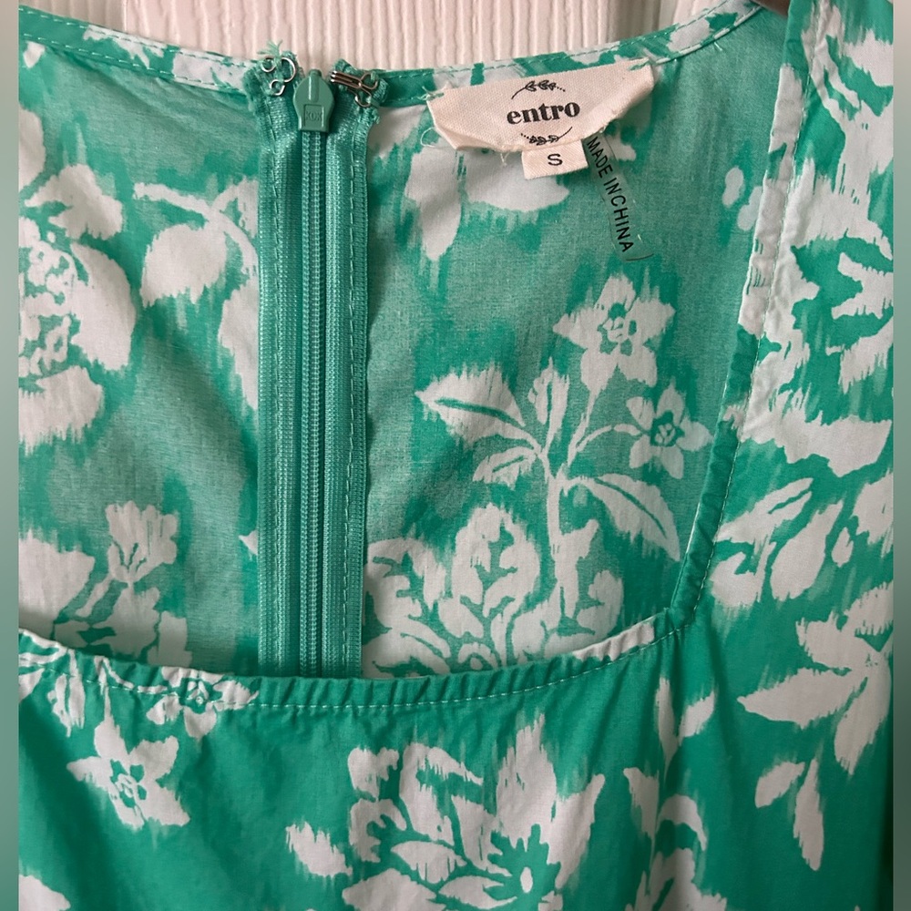 Women’s Floral Puff-Sleeve Midi Dress in Mint Green - Picture 3 of 9